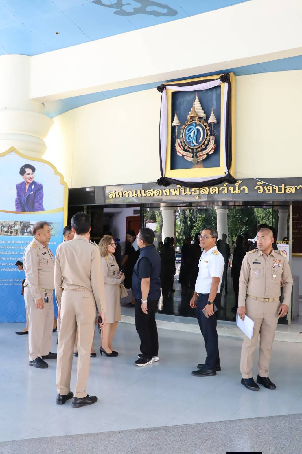 title - ศพส. ประชุมเตรียมความพร้อมจัดนิทรรศการ งานพระราชพิธีถวายพระเพลิงพระบรมศพ สมเด็จพระนางเจ้าสิริกิติ์ พระบรมราชินีนาถ พระบรมราชชนนีพันปีหลวง ณ ศูนย์ส่งเสริมและพัฒนาอาชีพเสริมนอกภาคการเกษตร (ศูนย์ศิลปาชีพ บางไทรฯ (เดิม)) 